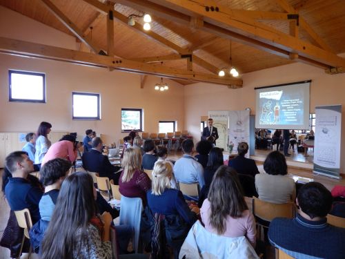 Előadástechnikát is oktatnak a fiataloknak Gyergyószentmiklóson